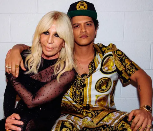 Escuch el remix de Versace On The Floor de Bruno Mars con David Guetta.
